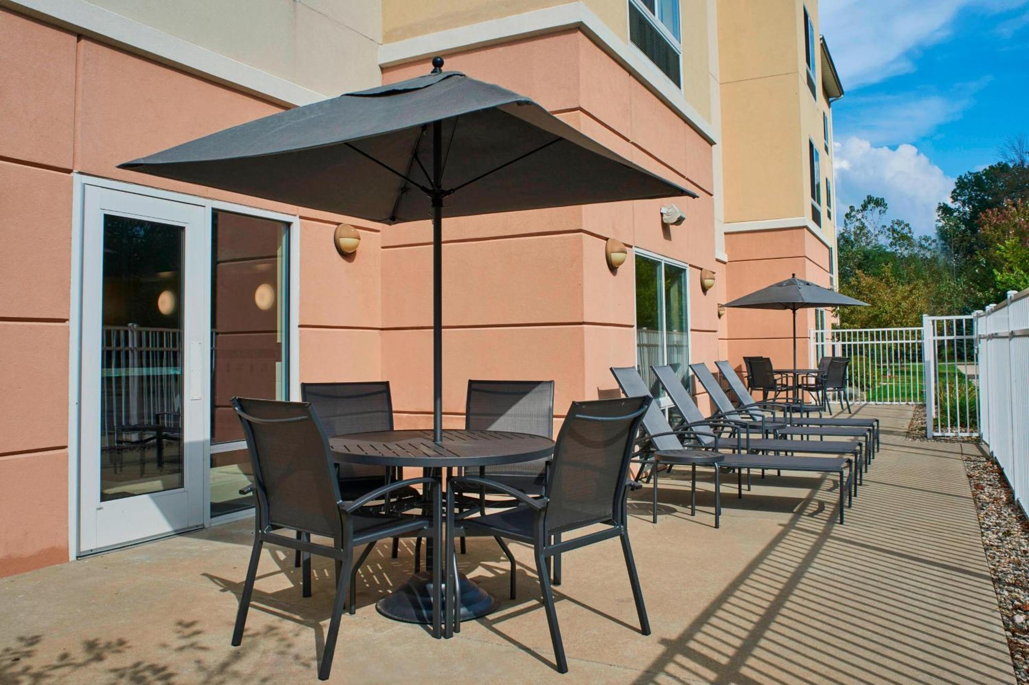 Fairfield Inn And Suites New Buffalo Exterior photo