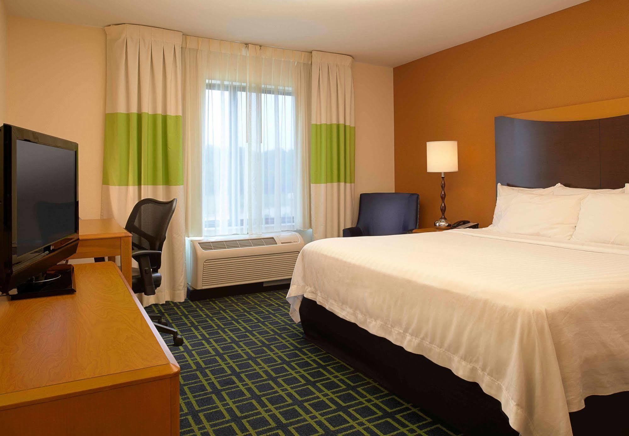Fairfield Inn And Suites New Buffalo Exterior photo